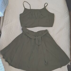 Green 2 piece halter/skirt size XL by Shein